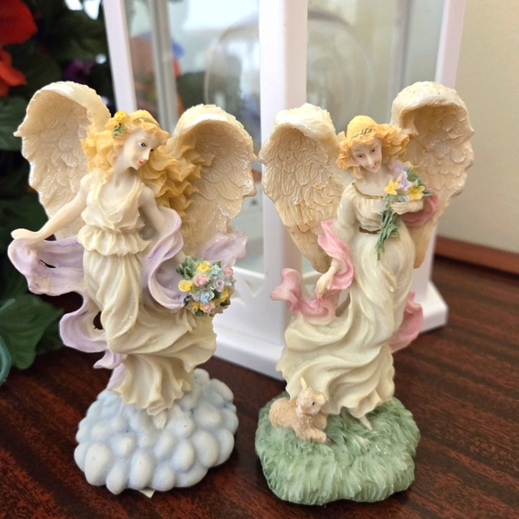 3 Sweet Miniture Angel Sculptures, 2 Blond, 1 Redhead, 5" High - Picture 6 of 8
